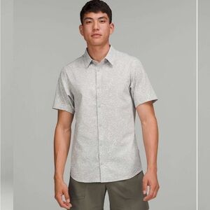 Lululemon Airing Easy Shirt in Crunch Max Vapor Seal Gray